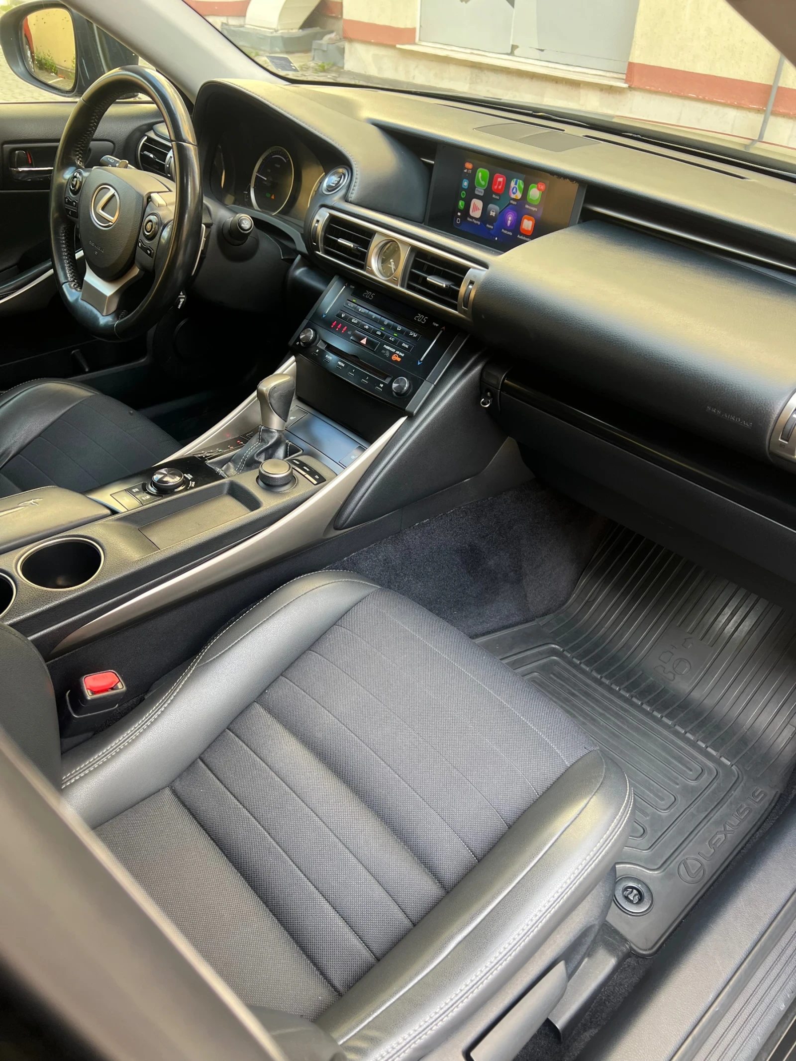 Lexus IS 300 Lexus IS300h 2.5 Hybrid Пълна Сервизна История, снимка 8 - Автомобили и джипове - 54972457