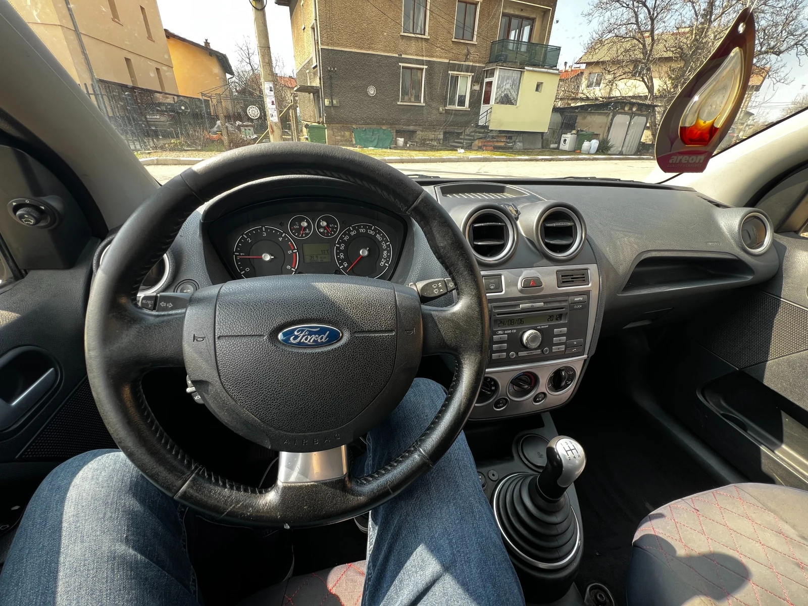 Ford Fiesta 1.4 Duratorq TDCi 68 к.с., снимка 12 - Автомобили и джипове - 55008136