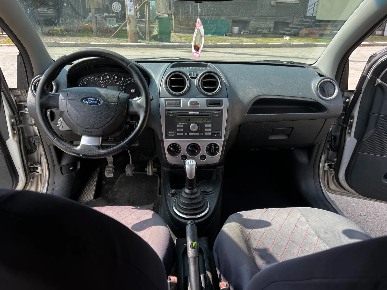 Ford Fiesta 1.4 Duratorq TDCi 68 к.с., снимка 11 - Автомобили и джипове - 55008136