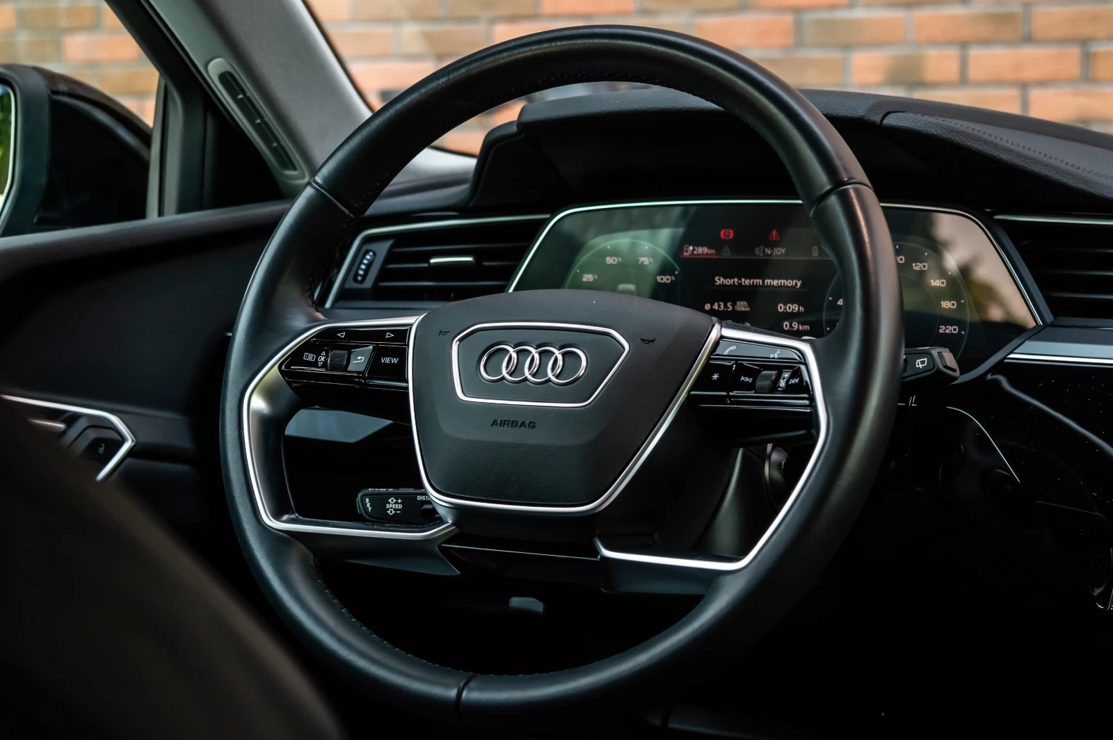 Audi E-Tron 55 Quattro, снимка 13 - Автомобили и джипове - 55225973