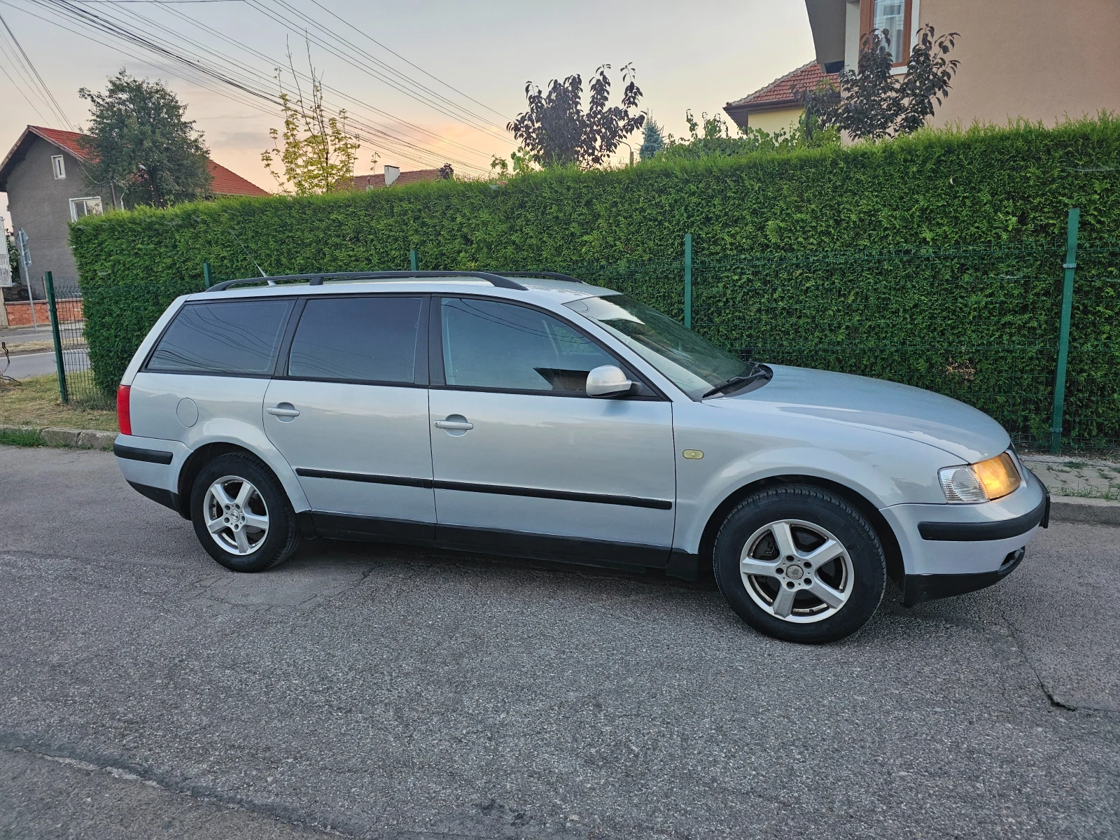 VW Passat 1.9 TDI- Гаражен, снимка 6 - Автомобили и джипове - 55598834