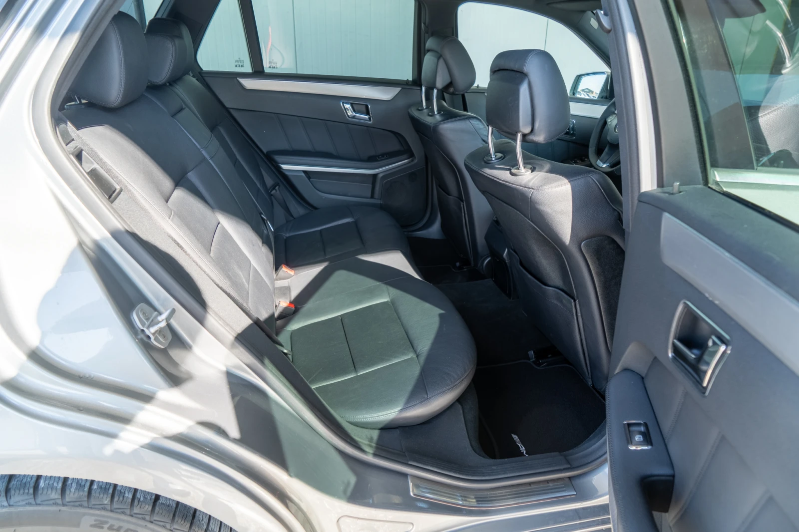 Mercedes-Benz E 350 D = 4MATIC = V6 = COMBI = TOP = ЛИЗИНГ, снимка 10 - Автомобили и джипове - 55633197