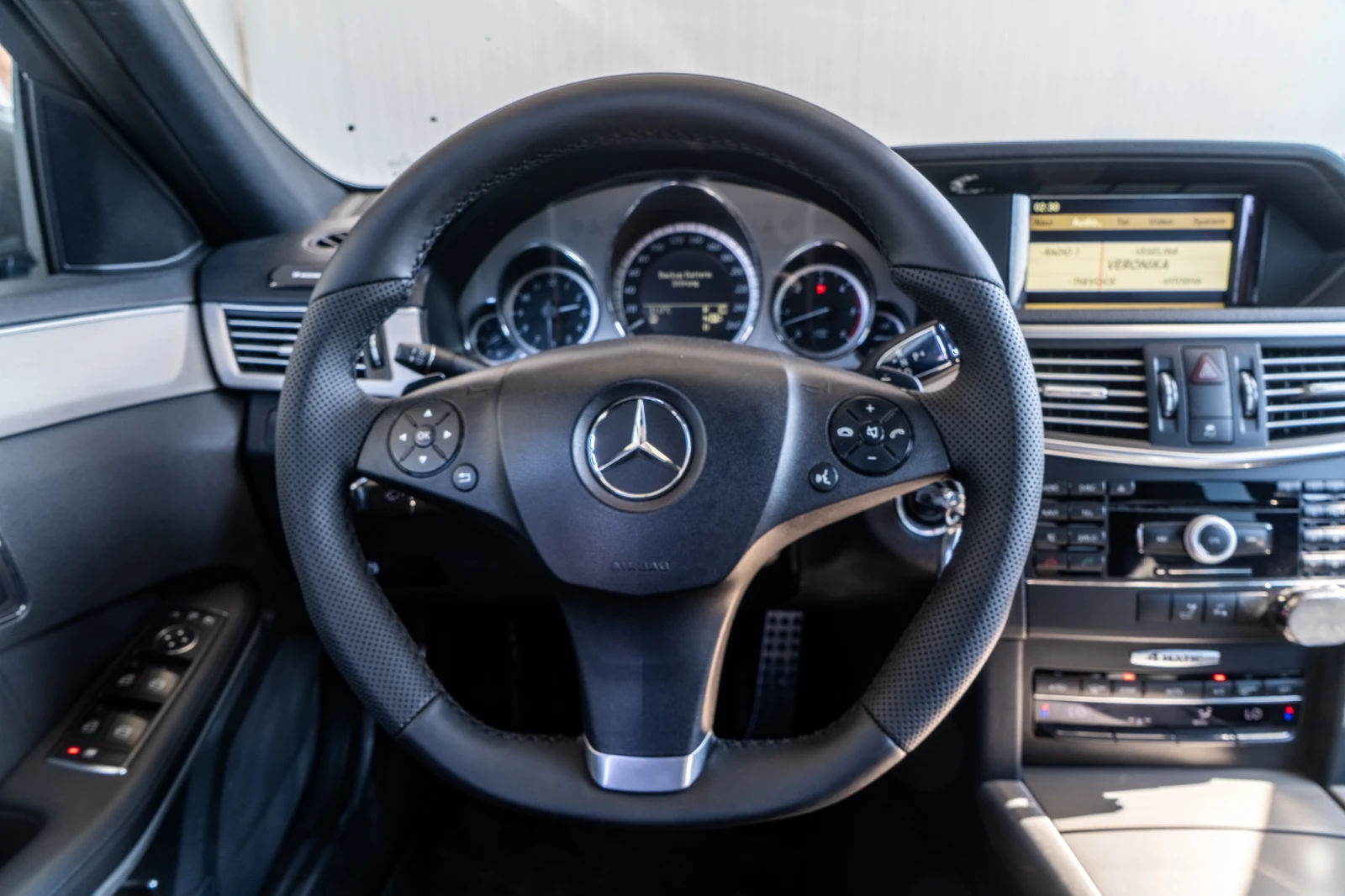 Mercedes-Benz E 350 D = 4MATIC = V6 = COMBI = TOP = ЛИЗИНГ, снимка 14 - Автомобили и джипове - 55633197