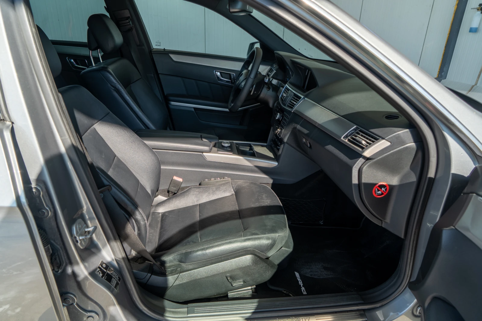 Mercedes-Benz E 350 D = 4MATIC = V6 = COMBI = TOP = ЛИЗИНГ, снимка 11 - Автомобили и джипове - 55633197