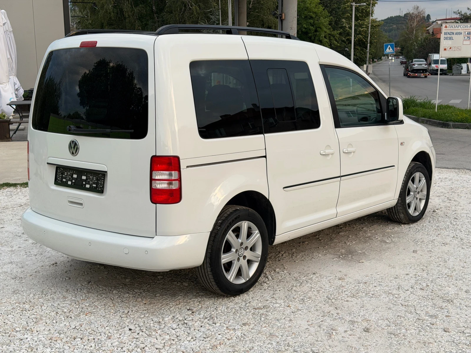 VW Caddy Edition 30, снимка 5 - Автомобили и джипове - 55692458