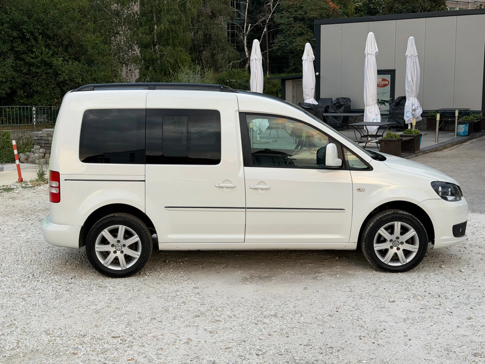 VW Caddy Edition 30, снимка 6 - Автомобили и джипове - 55692458