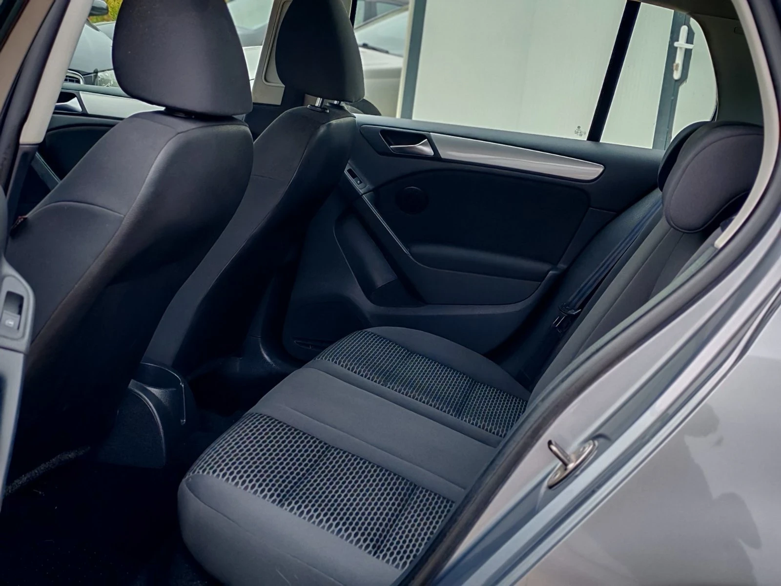 VW Golf 1.6tdi diesel michelin navigaciq Ynikat, снимка 11 - Автомобили и джипове - 56270487