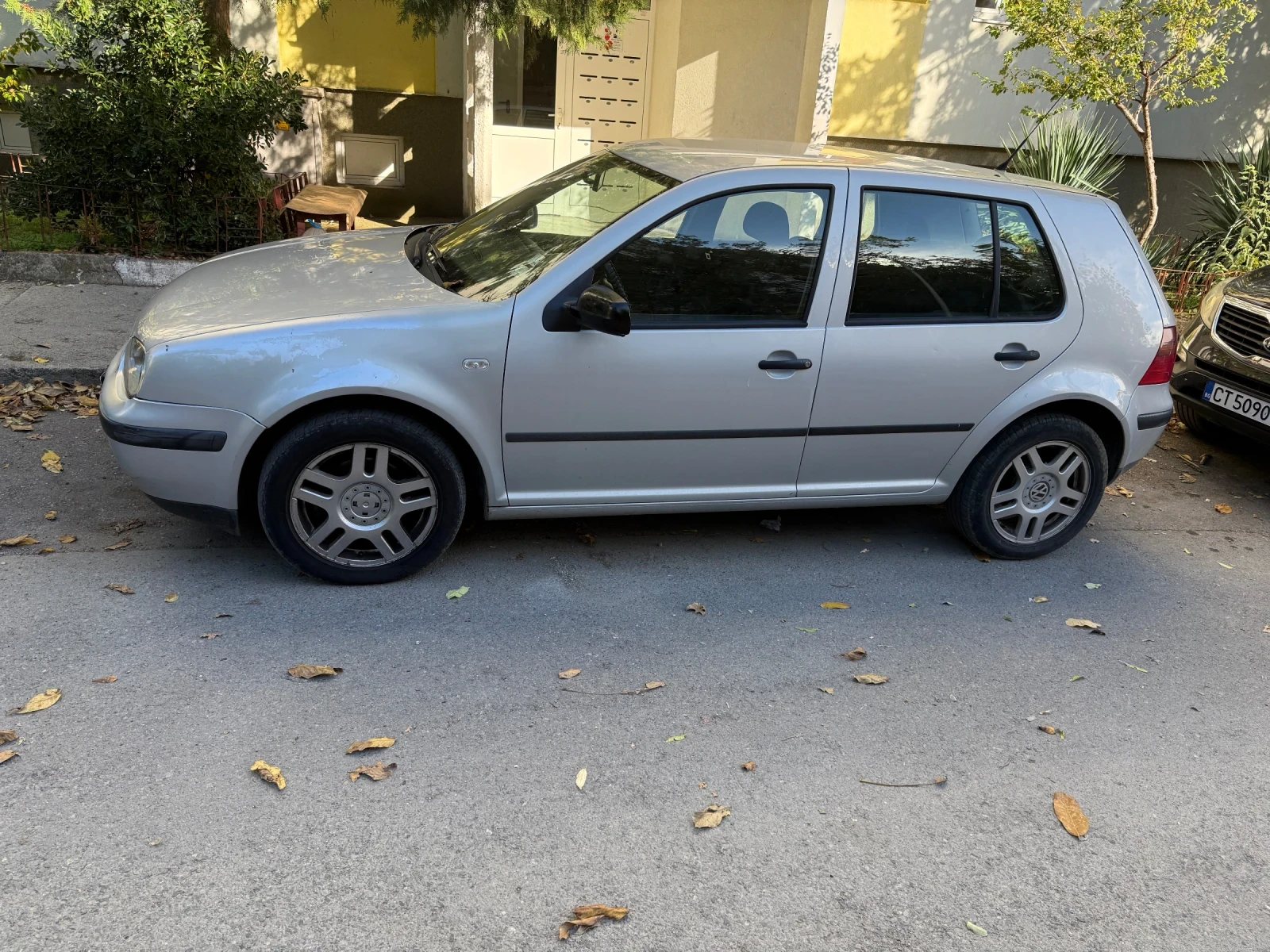 VW Golf 1.9 90к.с, снимка 4 - Автомобили и джипове - 56710960