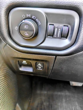 Dodge RAM 1500 Sport 5.7 HEMI 4x4, снимка 8