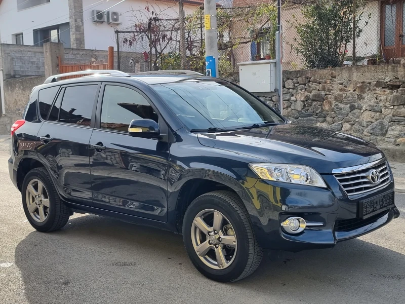 Toyota Rav4 2.2 D-4D / Facelift / Navi /, снимка 2 - Автомобили и джипове - 48435920