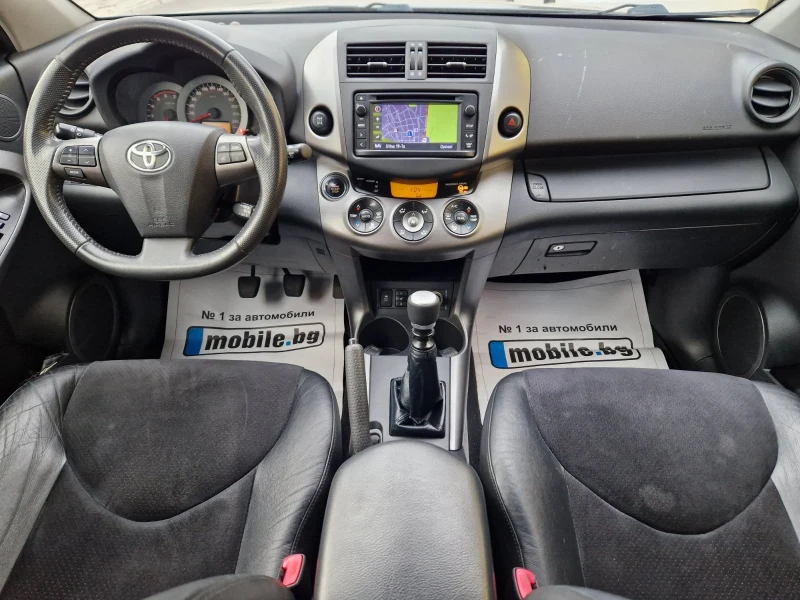 Toyota Rav4 2.2 D-4D / Facelift / Navi /, снимка 12 - Автомобили и джипове - 48435920