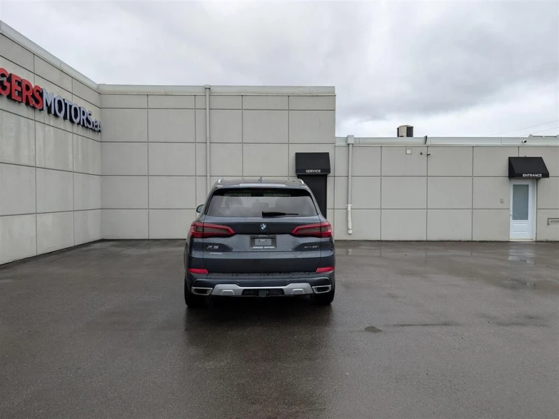 BMW X5 * АВТО КРЕДИТ* ЦЕНА ДО БГ * СЕРВИЗНА ИСТОРИЯ * , снимка 4 - Автомобили и джипове - 52830421