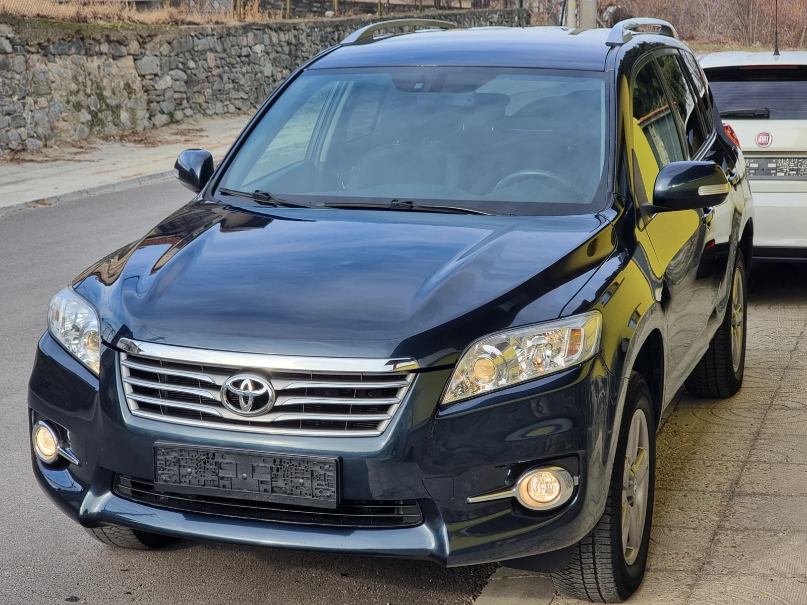 Toyota Rav4 2.2 D-4D / Facelift / Navi / - изображение 6