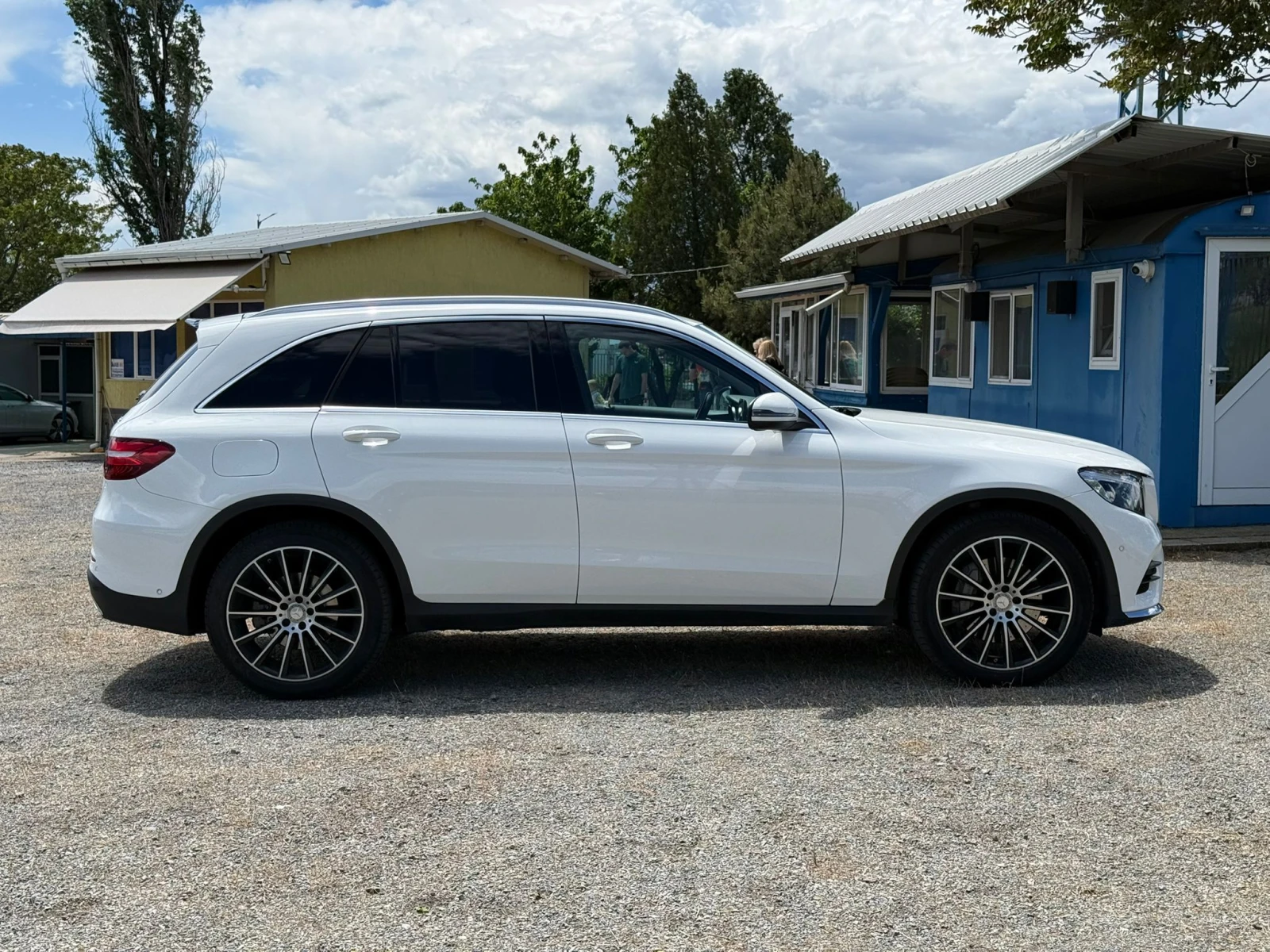 Mercedes-Benz GLC 220 CDi AMG Line НАПЪЛНО ОБСЛУЖЕНА  AIRMATIC 4MATIC, снимка 4 - Автомобили и джипове - 52991006