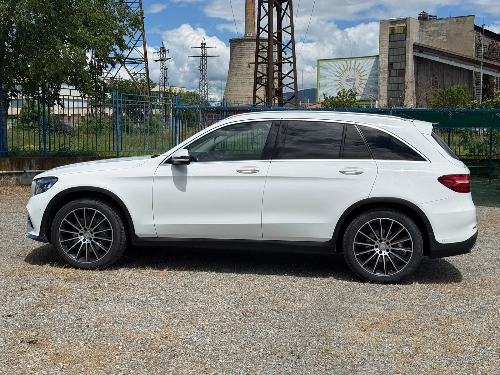 Mercedes-Benz GLC 220 CDi AMG Line НАПЪЛНО ОБСЛУЖЕНА  AIRMATIC 4MATIC, снимка 8 - Автомобили и джипове - 52991006