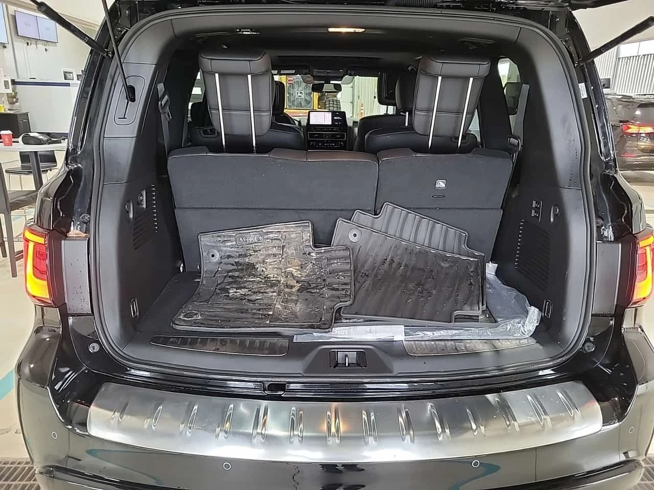 Infiniti QX80 LUXE 5.6L| BOSE| PANORAMA| ���������| 2 K����| TV | Mobile.bg � ����������� 15