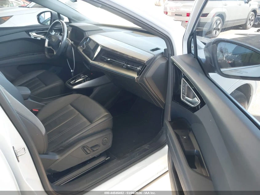 Audi Q4 E-Tron Premium Plus 40 Rwd, снимка 5 - Автомобили и джипове - 54377586