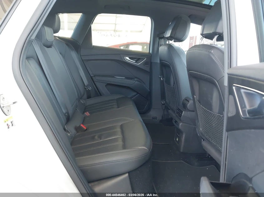 Audi Q4 E-Tron Premium Plus 40 Rwd, снимка 8 - Автомобили и джипове - 54377586