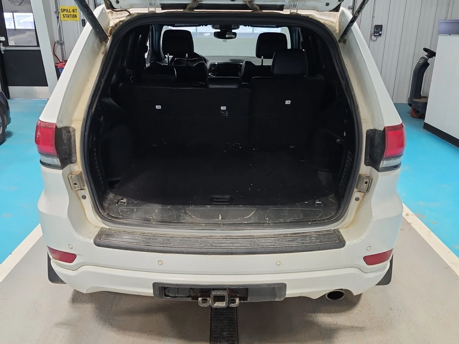 Jeep Grand cherokee ALTITUDE V6 * * CARFAX * * АВТО КРЕДИТ * * , снимка 5 - Автомобили и джипове - 54422943