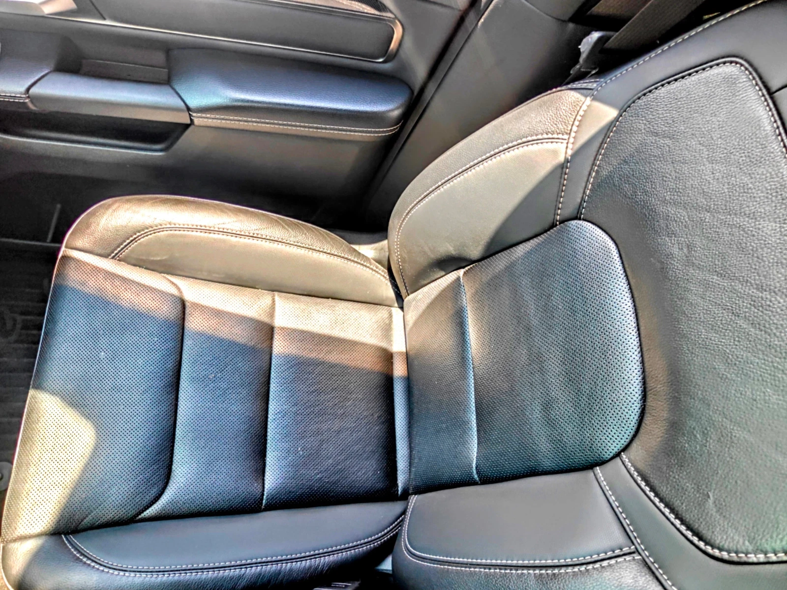 Dodge RAM 1500 Sport 5.7 HEMI 4x4, снимка 15 - Автомобили и джипове - 54855873