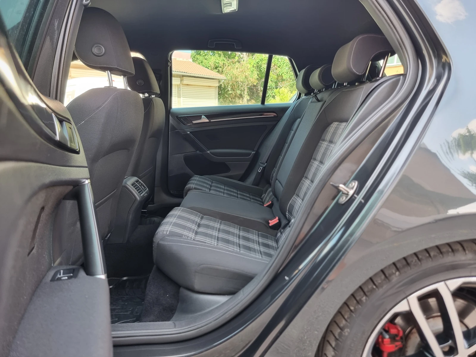 VW Golf 2.0* GTD* Full, снимка 13 - Автомобили и джипове - 55782104