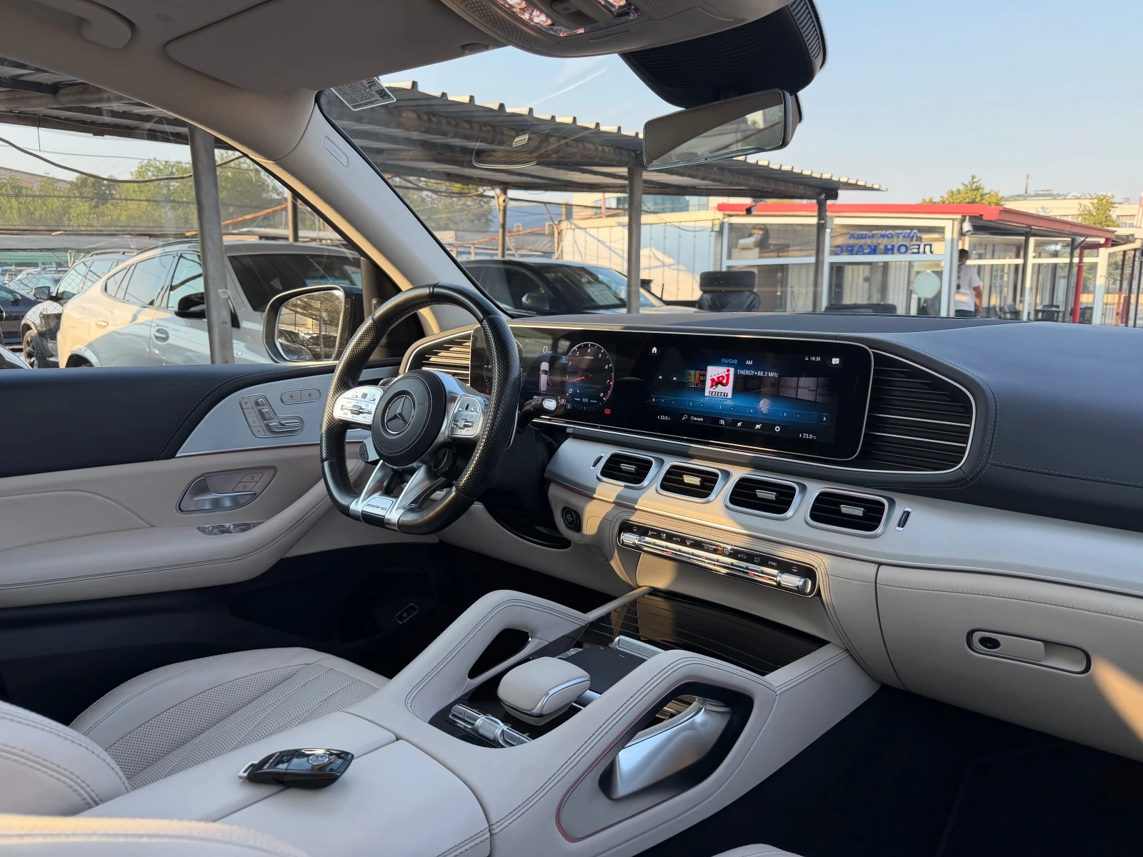 Mercedes-Benz GLE 53 4MATIC 4MATIC* BURM* 360CAM* AIRMATIC* AMG-LINE* , снимка 11 - Автомобили и джипове - 55721242
