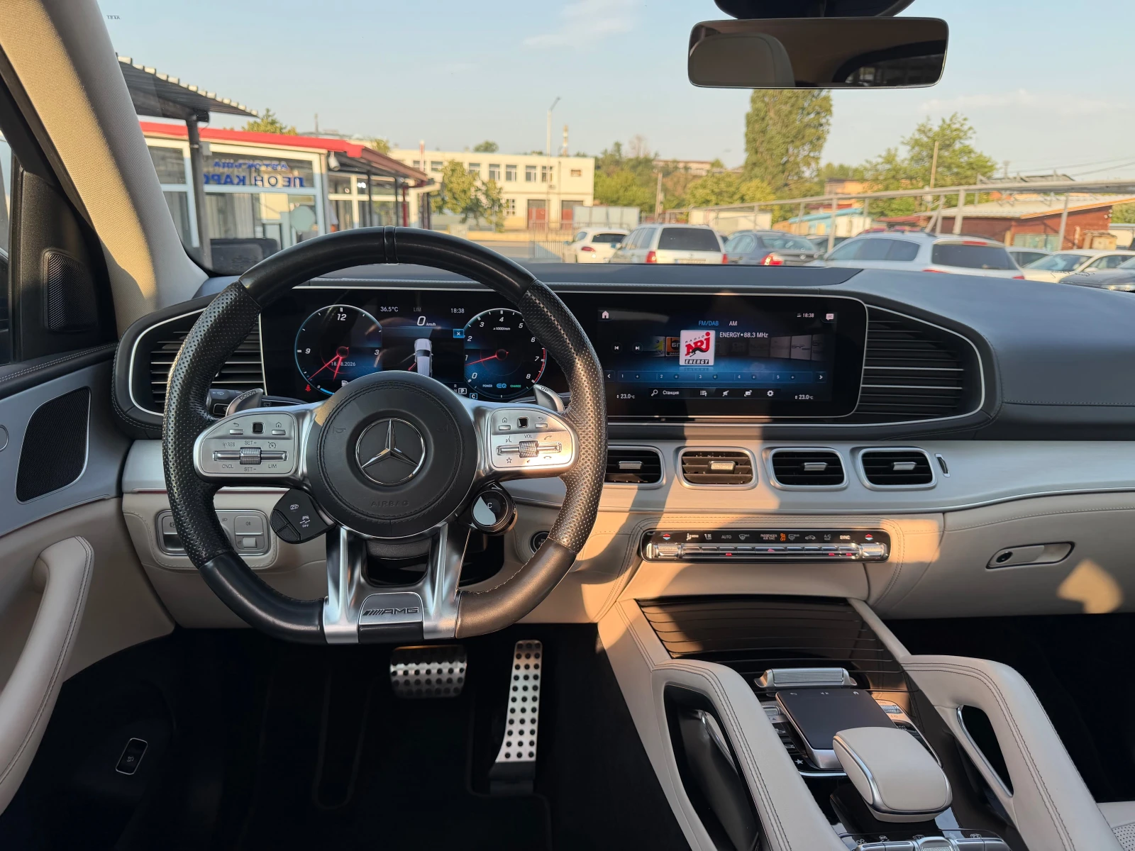 Mercedes-Benz GLE 53 4MATIC 4MATIC* BURM* 360CAM* AIRMATIC* AMG-LINE* , снимка 10 - Автомобили и джипове - 55721242