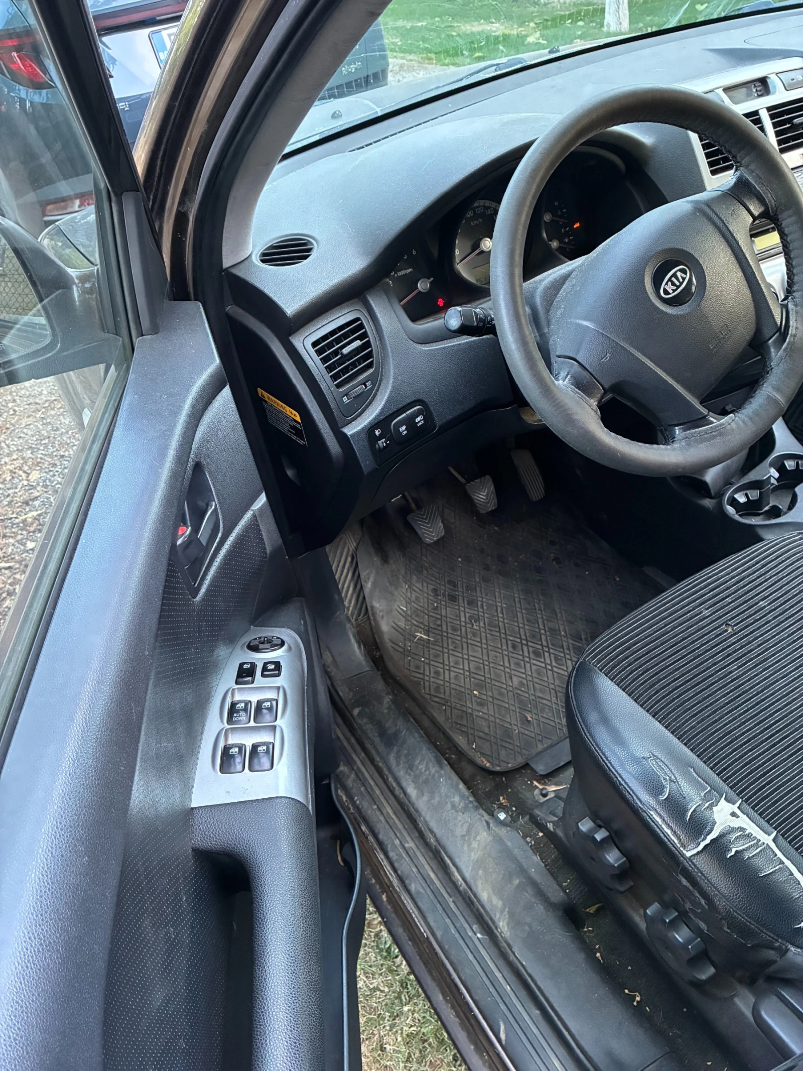 Kia Sportage 2.0 CRDI, снимка 10 - Автомобили и джипове - 56363182