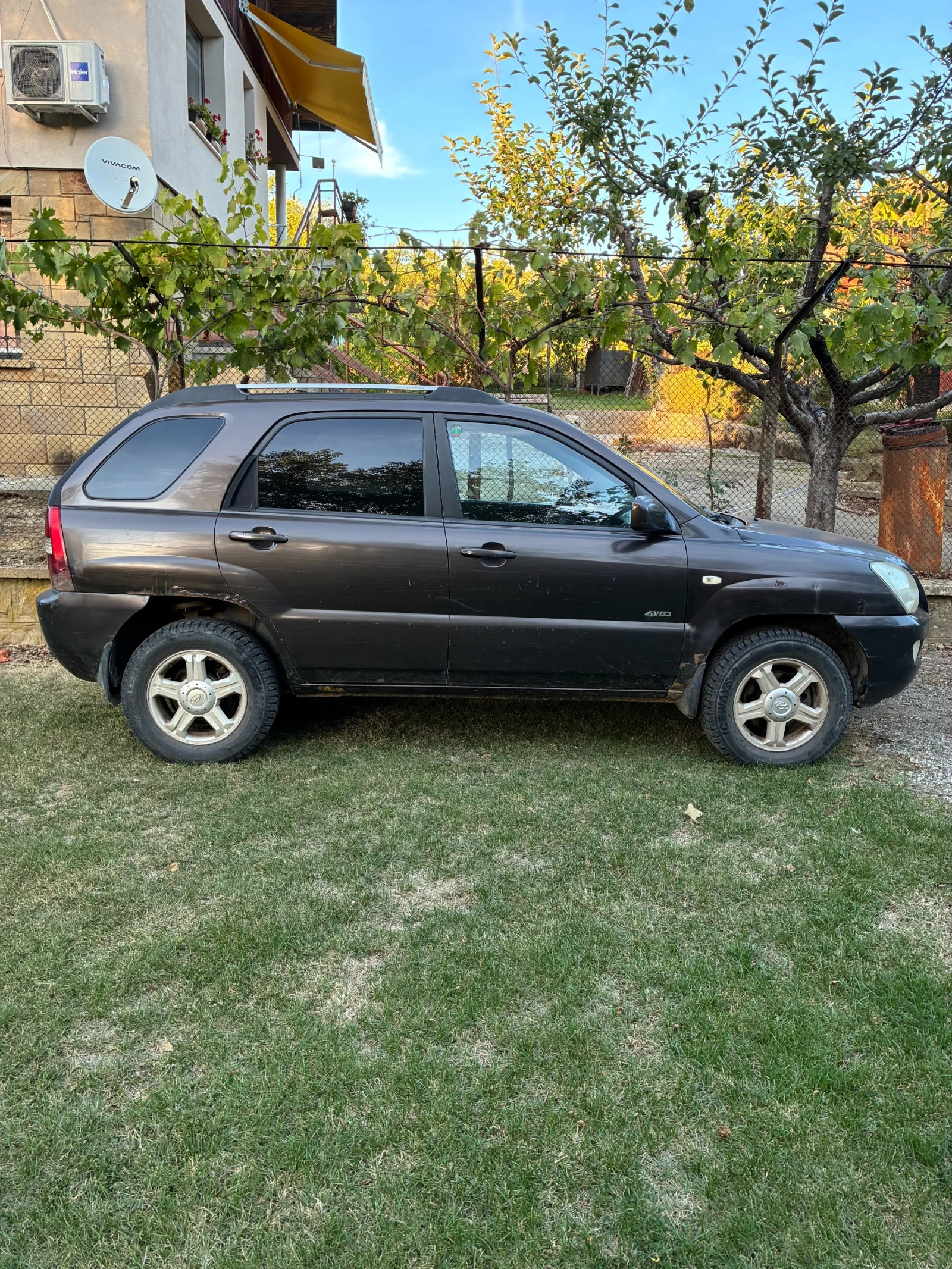 Kia Sportage 2.0 CRDI, снимка 3 - Автомобили и джипове - 56363182