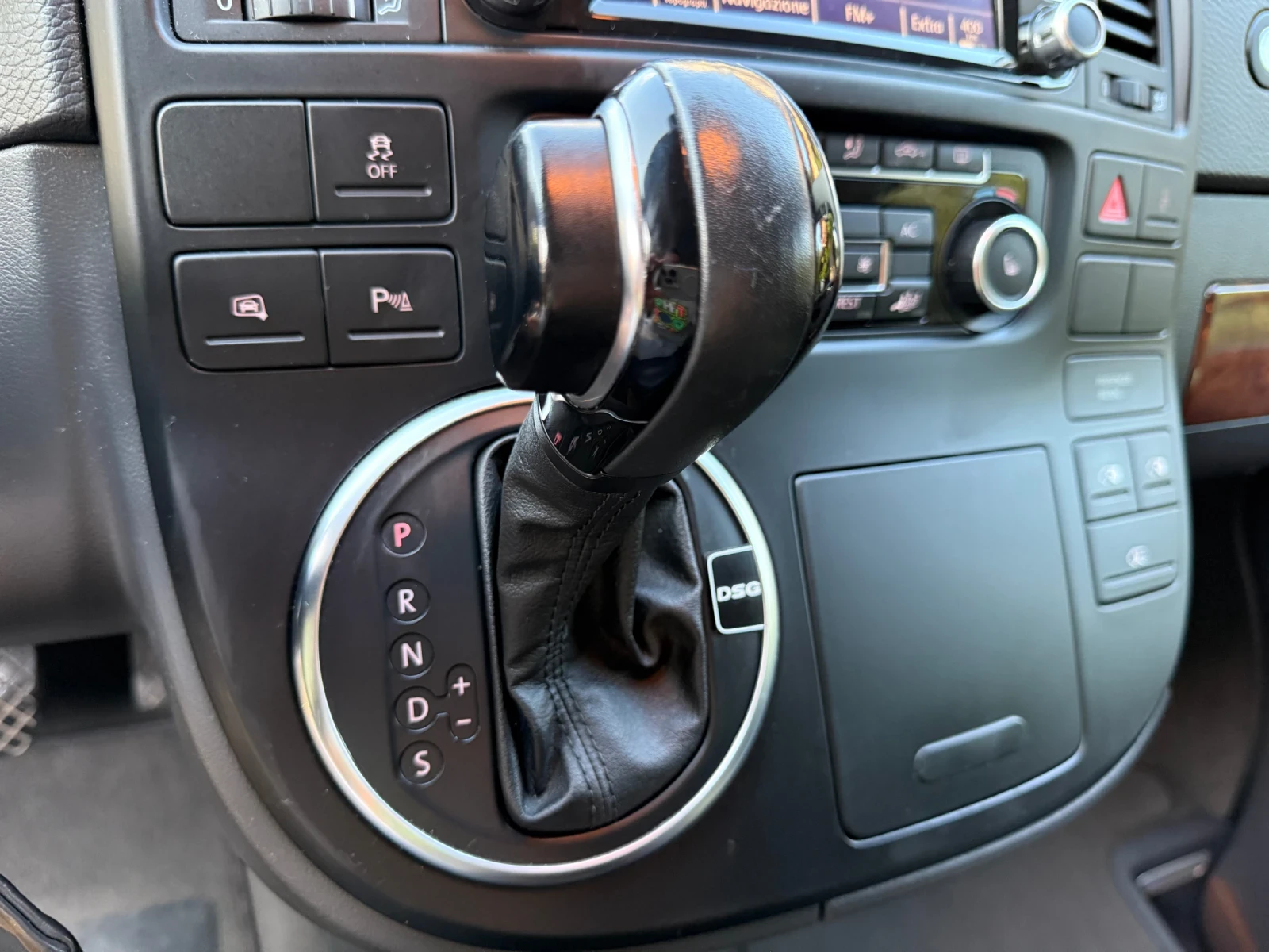 VW Multivan 2.0BiTDI* DSG* HIGHLINE* , снимка 9 - Бусове и автобуси - 55436960