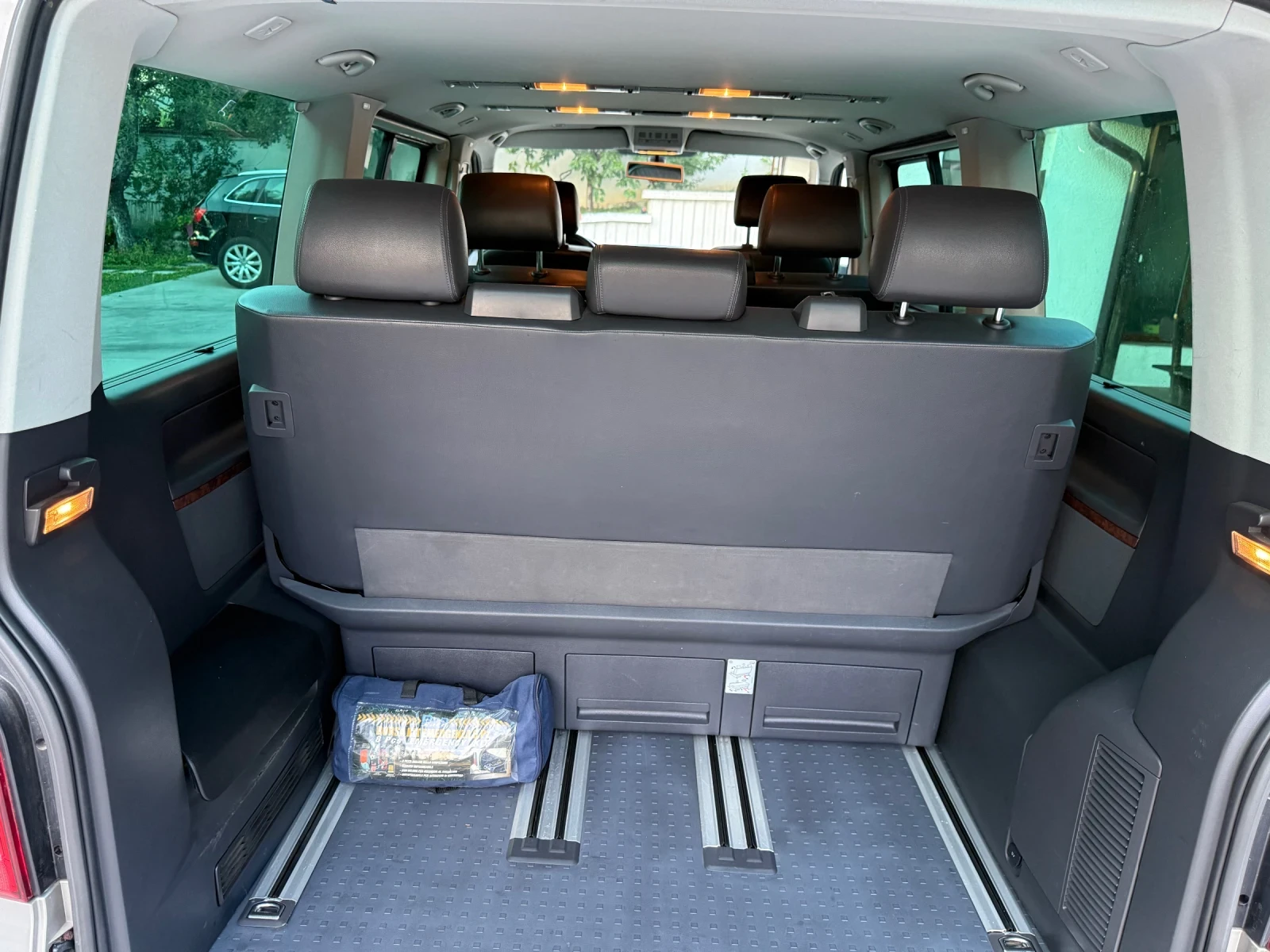 VW Multivan 2.0BiTDI* DSG* HIGHLINE* , снимка 14 - Бусове и автобуси - 55436960