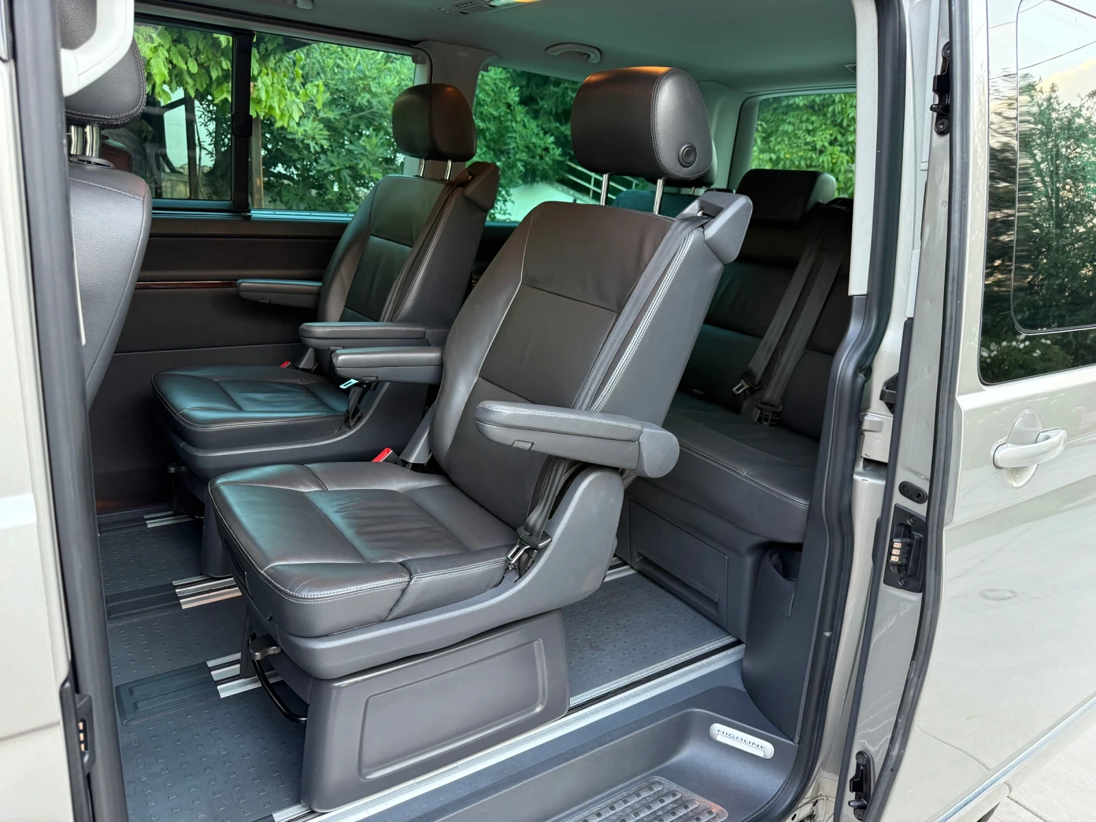 VW Multivan 2.0BiTDI* DSG* HIGHLINE* , снимка 10 - Бусове и автобуси - 55436960