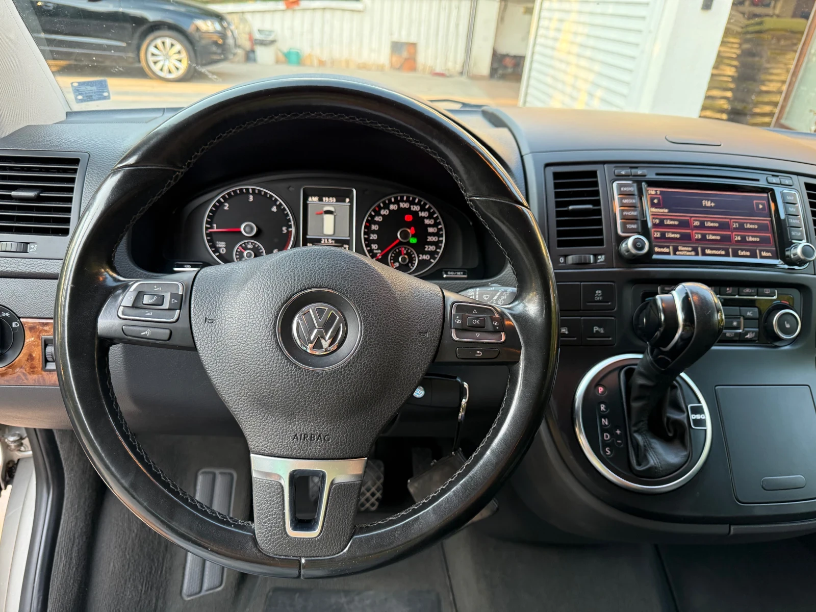 VW Multivan 2.0BiTDI* DSG* HIGHLINE* , снимка 5 - Бусове и автобуси - 55436960