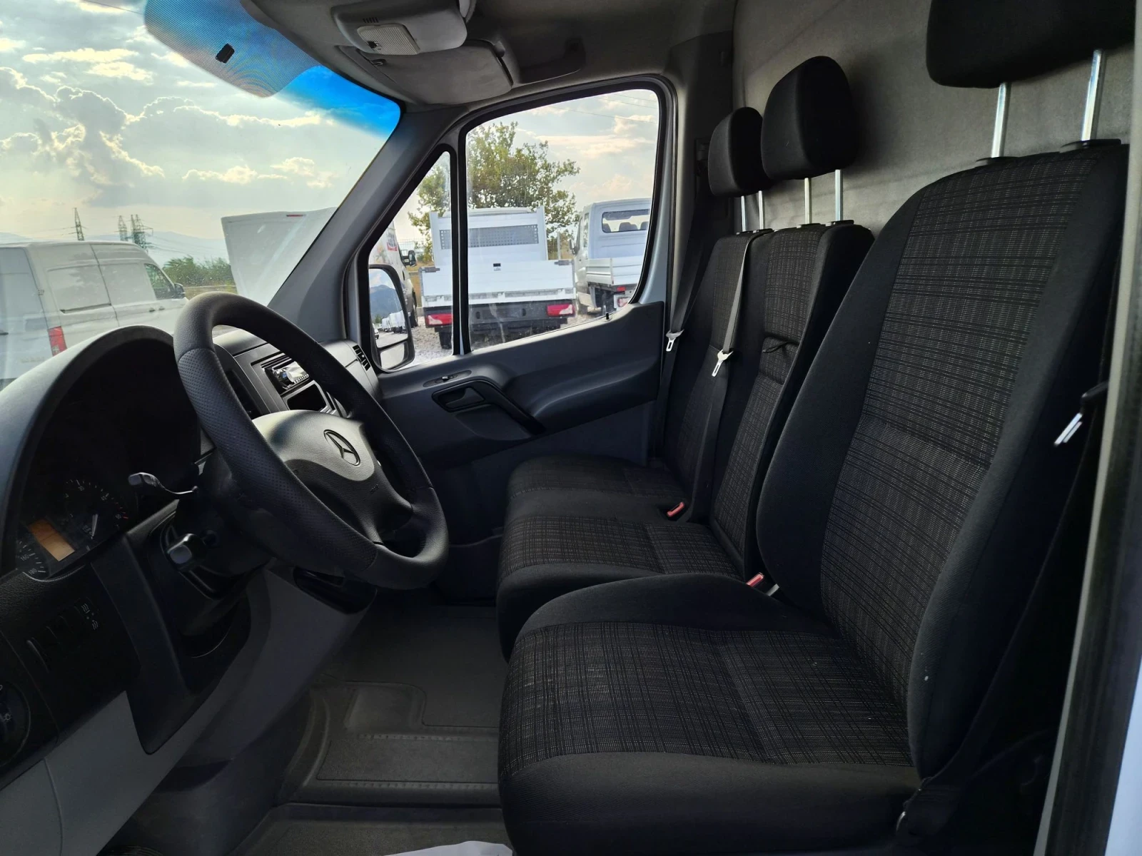Mercedes-Benz Sprinter 316 CDI * Климатик * L2H1, снимка 9 - Бусове и автобуси - 55618953