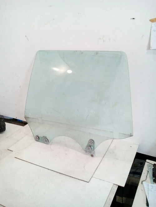 Стъкло странично задно ляво Субару Форестър (1)