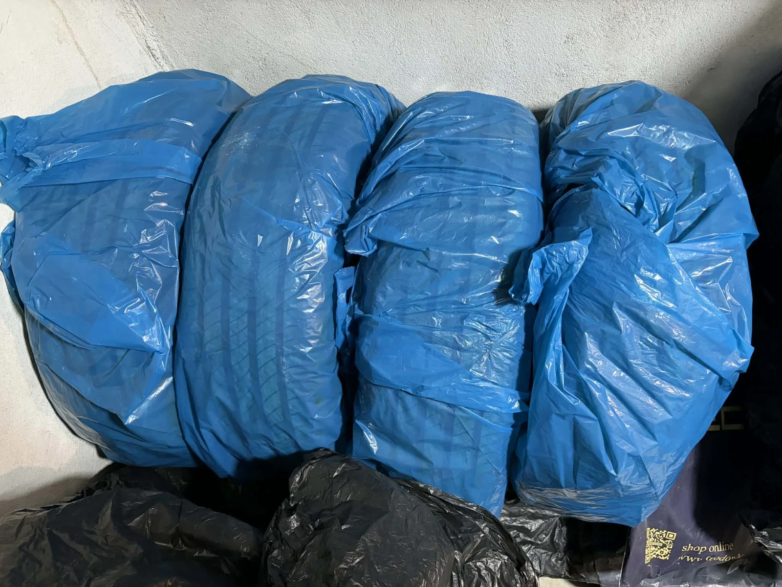 Гуми Летни 205/55R17, снимка 3 - Гуми и джанти - 53853591