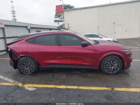 Ford Mustang Mach-E Premium, снимка 13
