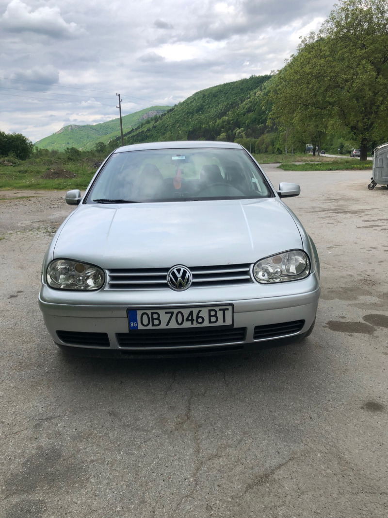 VW Golf, снимка 1 - Автомобили и джипове - 45437481