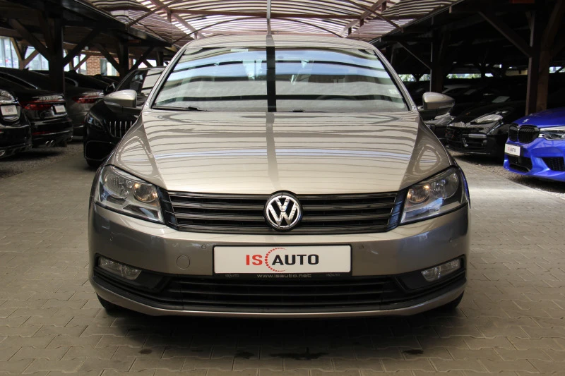 VW Passat 2.0tdi/Подгрев/Климатроник, снимка 1 - Автомобили и джипове - 45465692