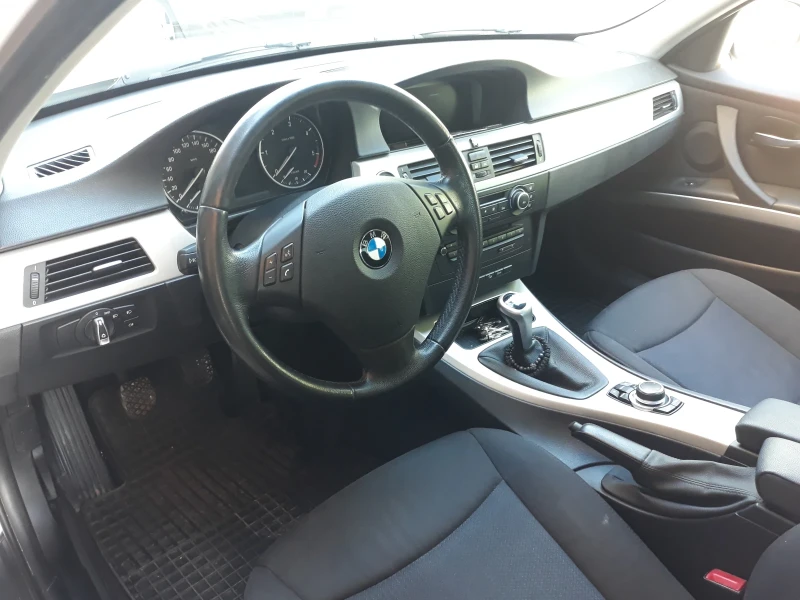 BMW 320 X-Drive, снимка 12 - Автомобили и джипове - 47465178