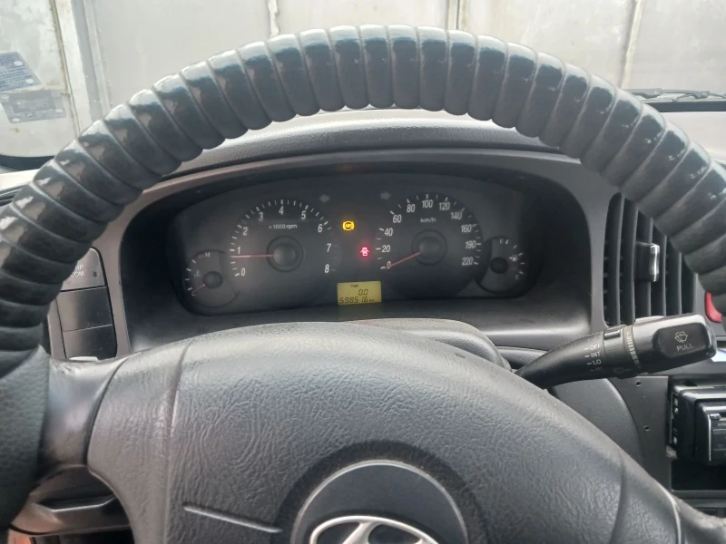 Hyundai Elantra 1.6 i, снимка 6 - Автомобили и джипове - 48180715