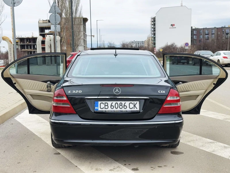 Mercedes-Benz E 320 Avantgarde /Подгрев/Обдухване/Памет/Щори/AMG джант, снимка 5 - Автомобили и джипове - 49143779