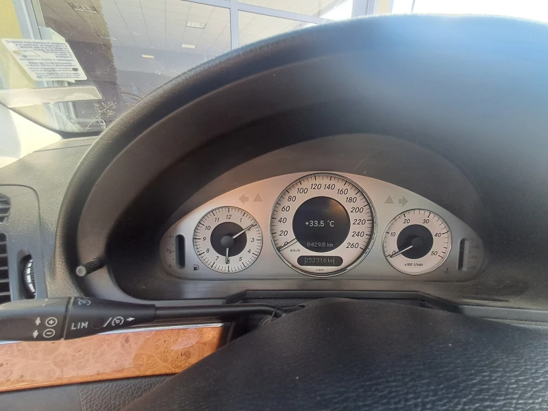 Mercedes-Benz E 320 3.0 4matic EVO, снимка 9 - Автомобили и джипове - 51136358