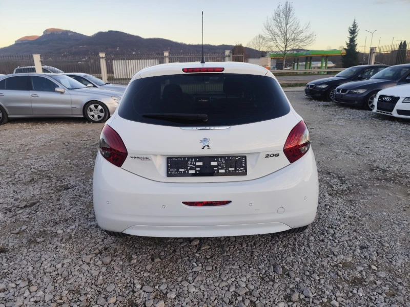 Peugeot 208 1.4 бензин, снимка 6 - Автомобили и джипове - 52788761