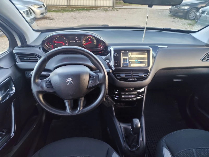 Peugeot 208 1.4 бензин, снимка 10 - Автомобили и джипове - 52788761