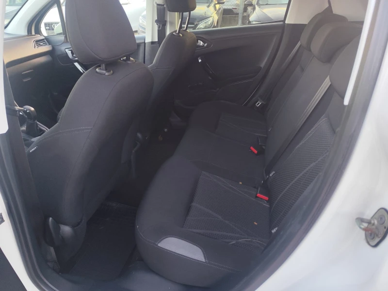Peugeot 208 1.4 бензин, снимка 14 - Автомобили и джипове - 52788761