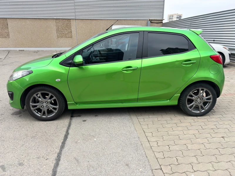 Mazda 2 1.5i, Sport (с верига), снимка 4 - Автомобили и джипове - 52793340