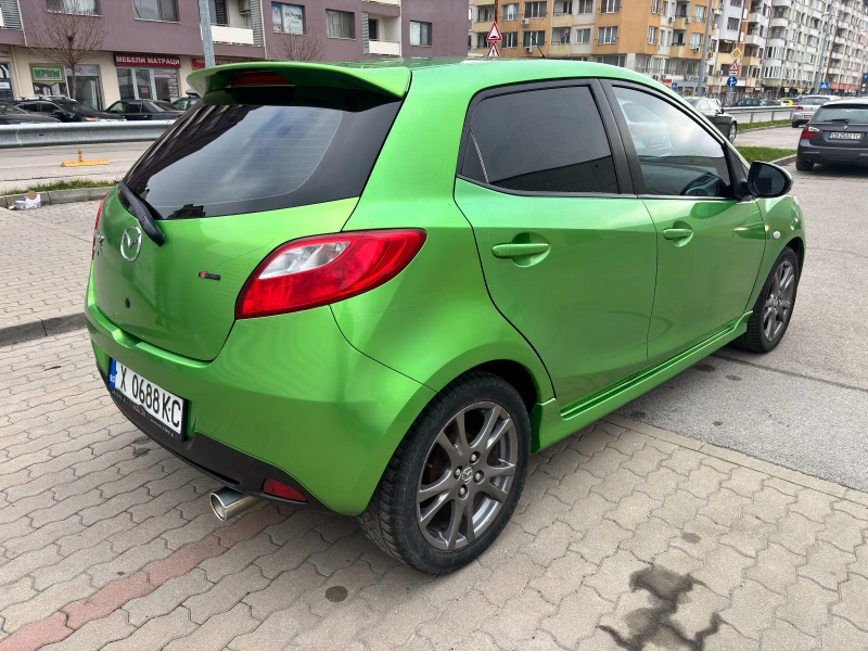 Mazda 2 1.5i, Sport (с верига), снимка 8 - Автомобили и джипове - 52793340