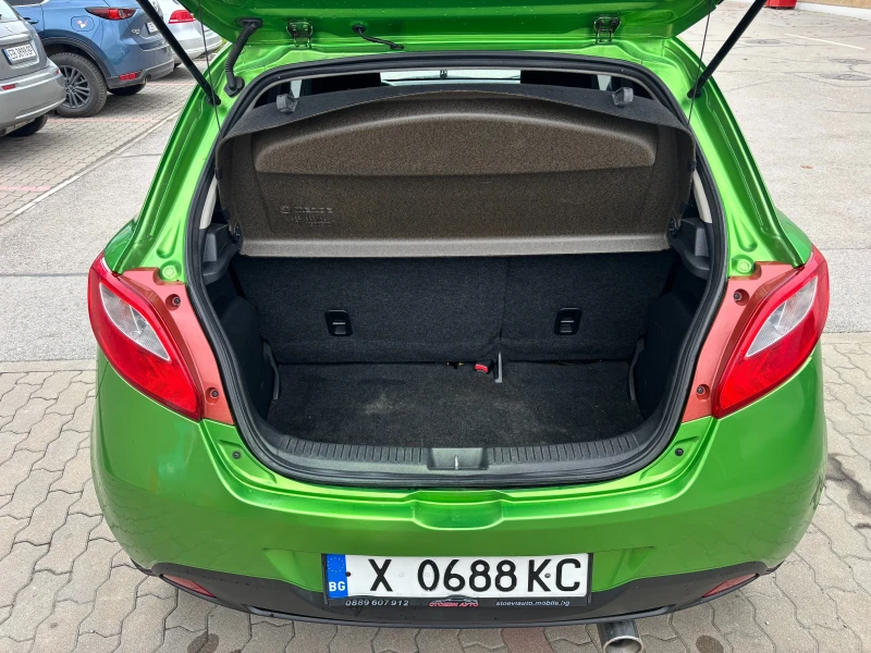 Mazda 2 1.5i, Sport (с верига), снимка 7 - Автомобили и джипове - 52793340