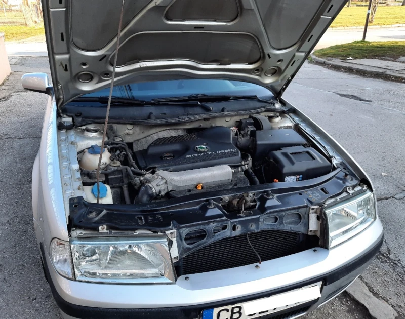 Skoda Octavia 20V-Turbo , снимка 5 - Автомобили и джипове - 52892793